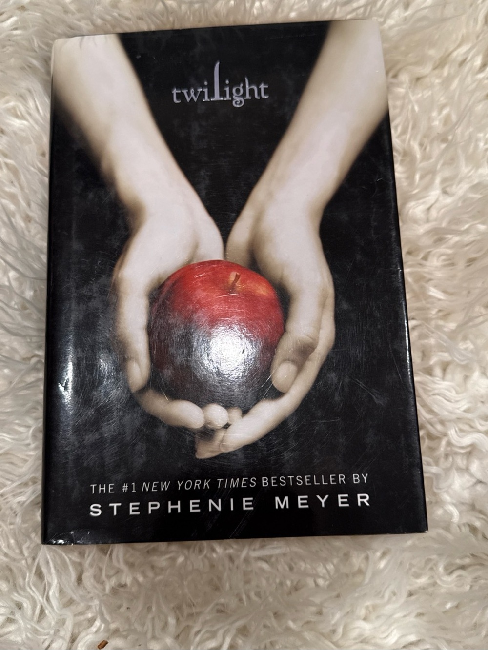 Twilight by Stephenie Meyer - Hardcover with Iconic Red Apple Cover